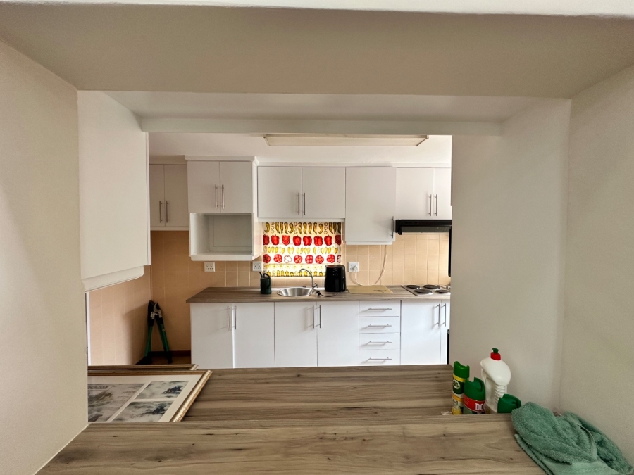 5 Bedroom Property for Sale in Bayview Western Cape